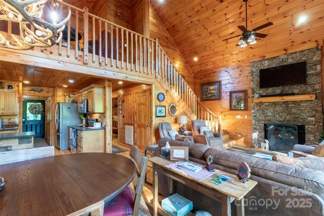 44 Riverside Drive, Whittier, NC 28789