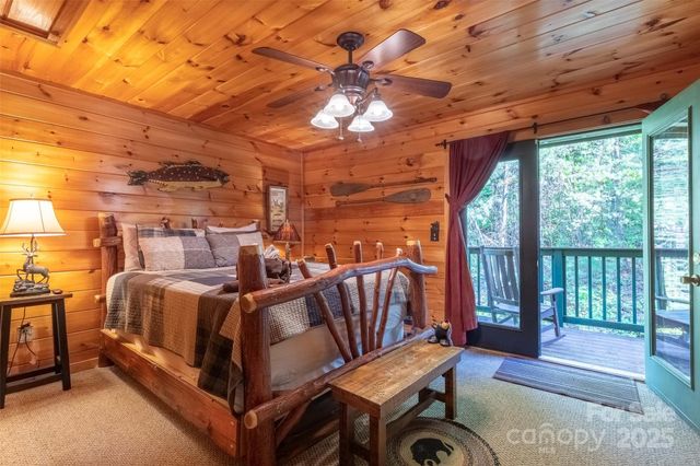 44 Riverside Drive, Whittier, NC 28789