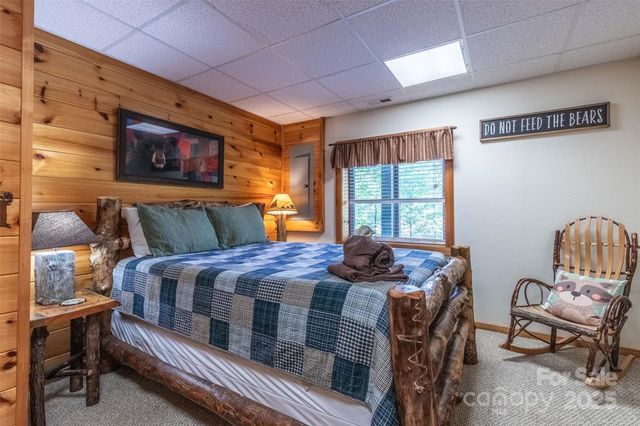 44 Riverside Drive, Whittier, NC 28789