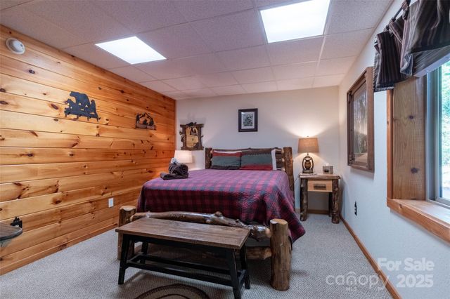 44 Riverside Drive, Whittier, NC 28789