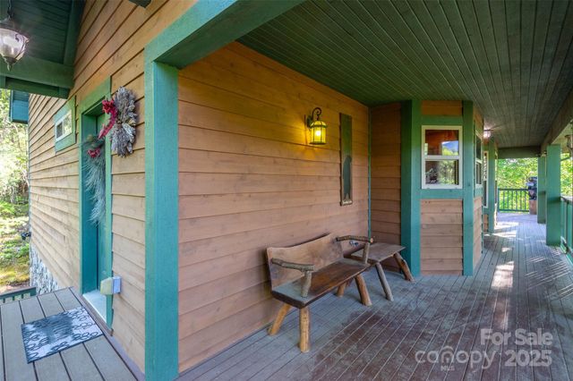 44 Riverside Drive, Whittier, NC 28789