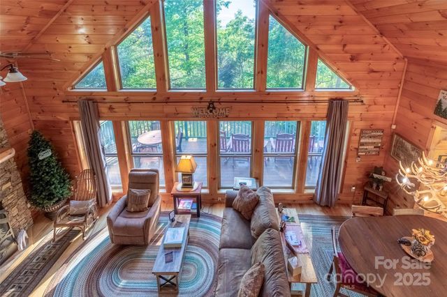 44 Riverside Drive, Whittier, NC 28789