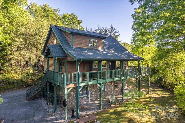 44 Riverside Drive, Whittier, NC 28789