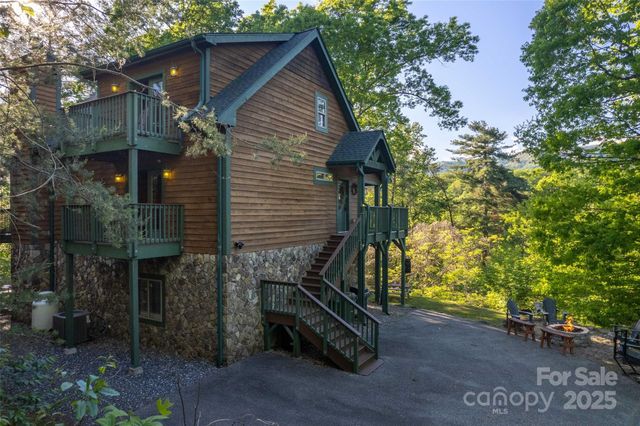 44 Riverside Drive, Whittier, NC 28789