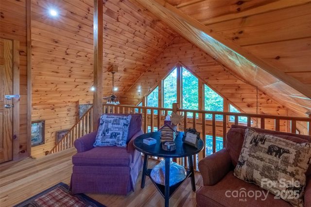 44 Riverside Drive, Whittier, NC 28789