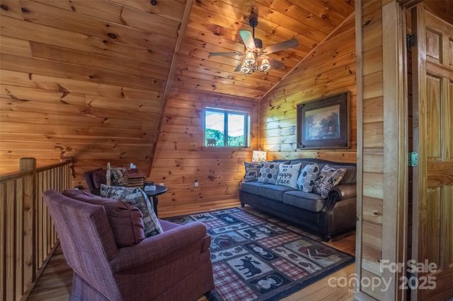 44 Riverside Drive, Whittier, NC 28789