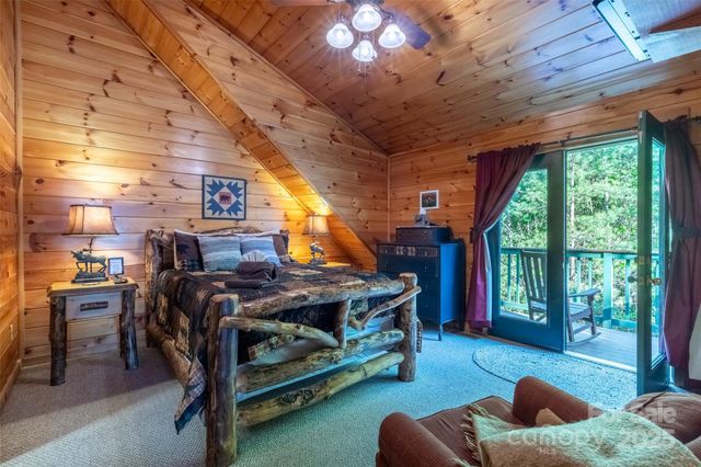 44 Riverside Drive, Whittier, NC 28789