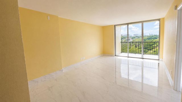 3101 NW 47th Terrace 335, Lauderdale Lakes, FL 33319