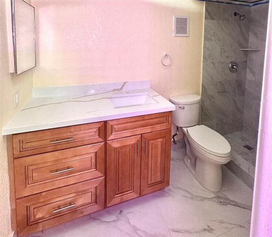 3101 NW 47th Terrace 335, Lauderdale Lakes, FL 33319