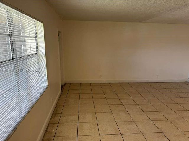 978 SW 10th Dr 21, Pompano Beach, FL 33060