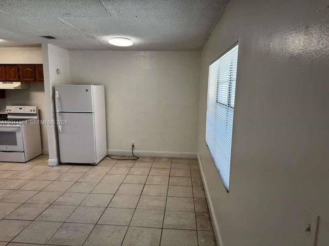 978 SW 10th Dr 21, Pompano Beach, FL 33060