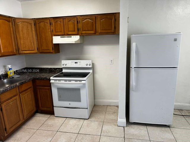 978 SW 10th Dr 21, Pompano Beach, FL 33060