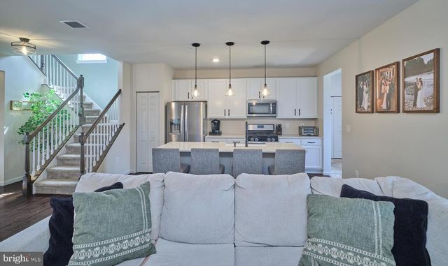 2232 SUNNYVALE DR, Pennsburg, PA 18073