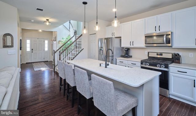 2232 SUNNYVALE DR, Pennsburg, PA 18073