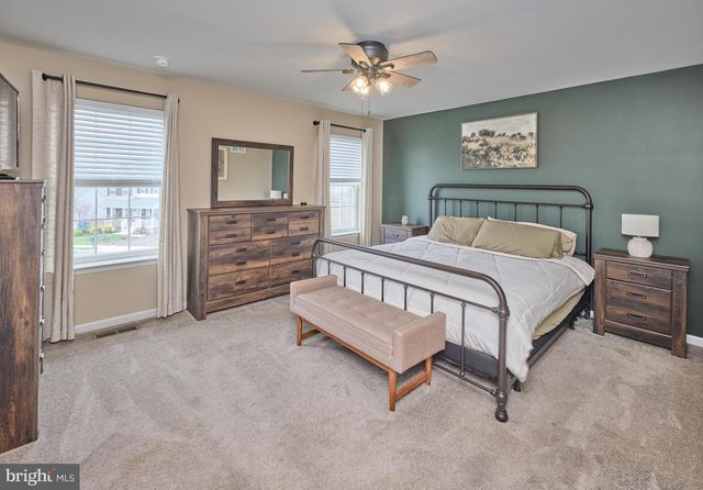 2232 SUNNYVALE DR, Pennsburg, PA 18073