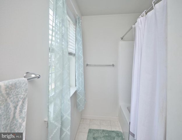 2232 SUNNYVALE DR, Pennsburg, PA 18073