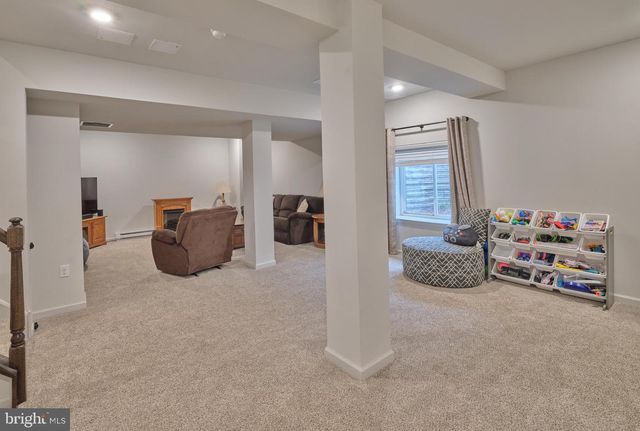 2232 SUNNYVALE DR, Pennsburg, PA 18073