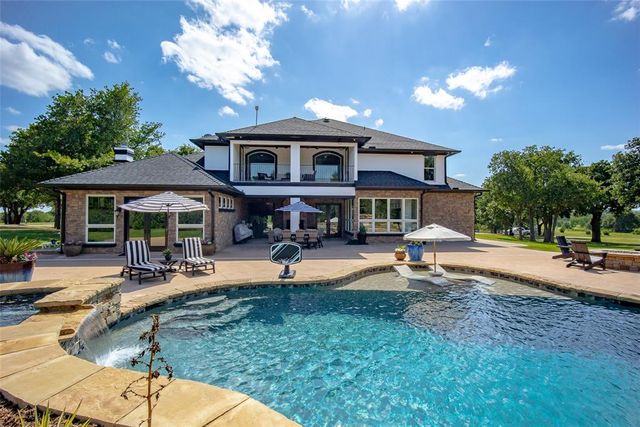 2366 Clubhouse Drive, Blanchard, OK 73010