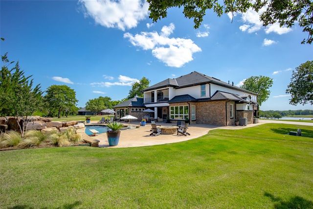 2366 Clubhouse Drive, Blanchard, OK 73010
