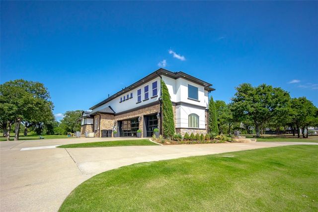 2366 Clubhouse Drive, Blanchard, OK 73010