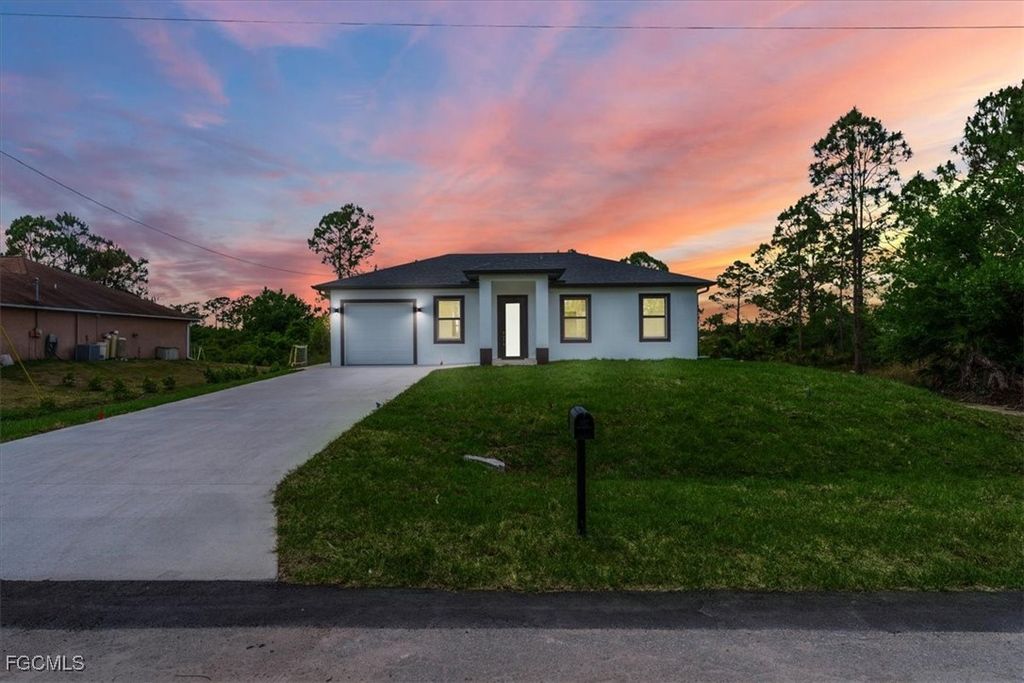 1262 Bowles AVE, Fort Myers, FL 33913