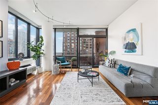 389 Washington Street 21A, Jersey City, NJ 07302