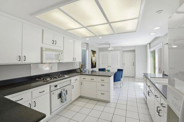 73 Kingston Ct., Coronado, CA 92118
