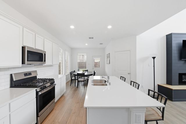 1269 Western Yarrow Drive, Justin, TX 76247