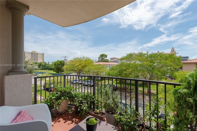 1650 Galiano St TH14, Coral Gables, FL 33134