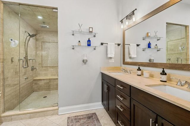 210 N Halsted Street 4, Chicago, IL 60661