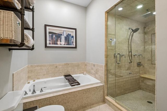 210 N Halsted Street 4, Chicago, IL 60661