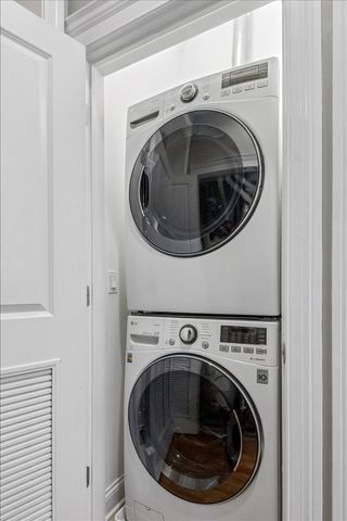 210 N Halsted Street 4, Chicago, IL 60661