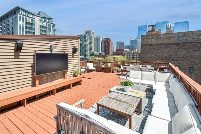 210 N Halsted Street 4, Chicago, IL 60661