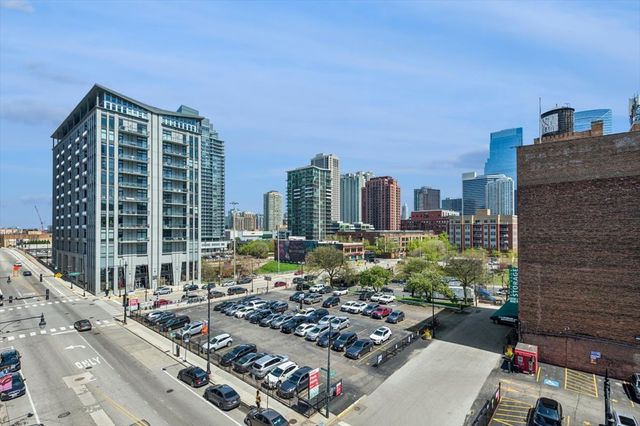 210 N Halsted Street 4, Chicago, IL 60661