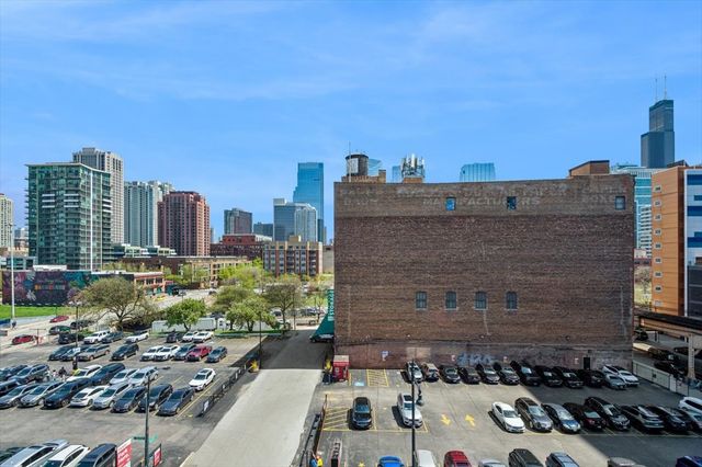 210 N Halsted Street 4, Chicago, IL 60661