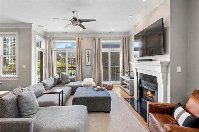 210 N Halsted Street 4, Chicago, IL 60661