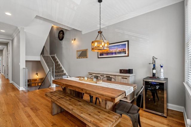 210 N Halsted Street 4, Chicago, IL 60661