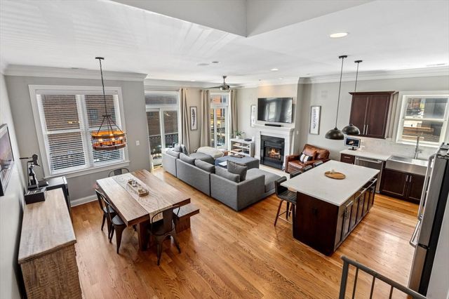 210 N Halsted Street 4, Chicago, IL 60661