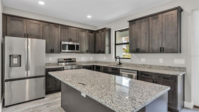 1802 AVENUE Q SW, Winter Haven, FL 33880