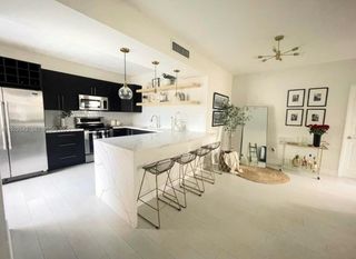 11864 NW 11th St 11864, Pembroke Pines, FL 33026