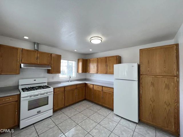 11538 Eucalyptus Avenue, Hawthorne, CA 90250