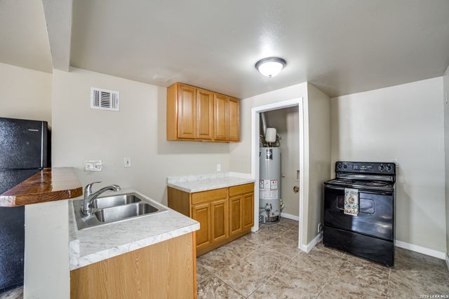 806 CERALVO ST, San Antonio, TX 78207