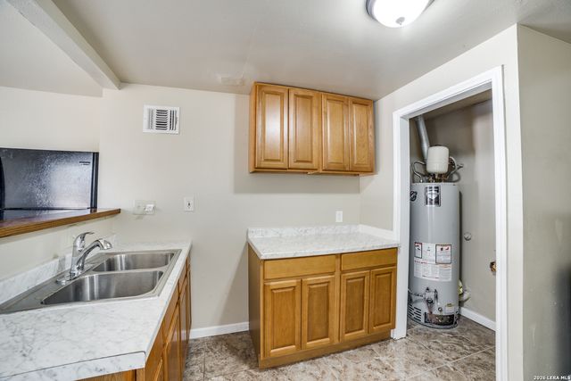 806 CERALVO ST, San Antonio, TX 78207
