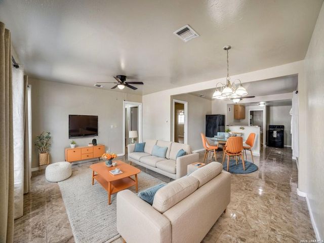 806 CERALVO ST, San Antonio, TX 78207