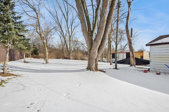 711 N Columbine Avenue, Lombard, IL 60148