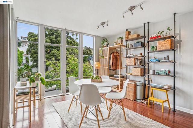 398 ADAMS STREET 302, Oakland, CA 94610