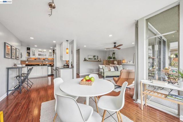 398 ADAMS STREET 302, Oakland, CA 94610