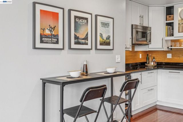 398 ADAMS STREET 302, Oakland, CA 94610