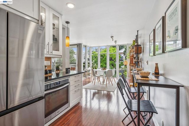 398 ADAMS STREET 302, Oakland, CA 94610