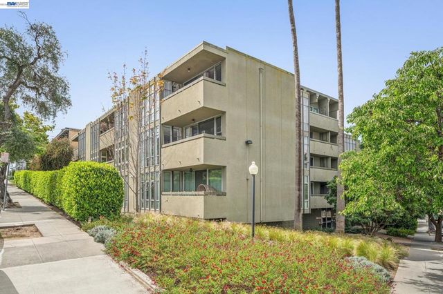 398 ADAMS STREET 302, Oakland, CA 94610